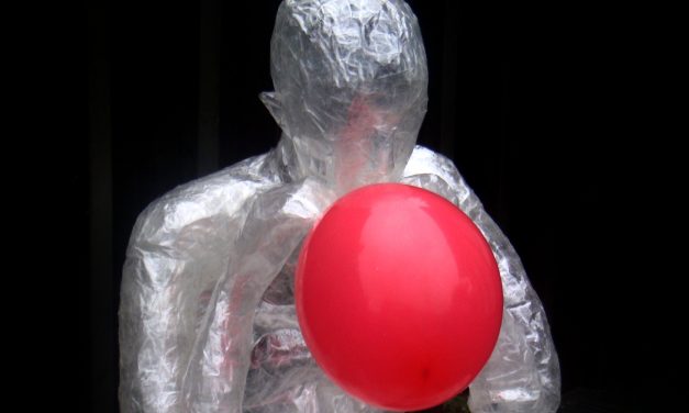This is Why Inhaling a Balloon Can be Fatal