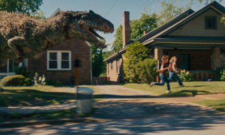 ‘The End of Oak Street’ Film Review: A Lynchian Time Warp with Jurassic Ambitions