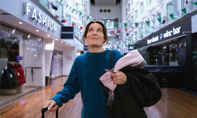 TONY ÖHBERG’S CUT: ‘Pirjo i Sverige ‘Takes Poker-Faced Comedy on a Royal Detour