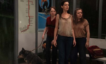 ‘The End of Oak Street’ Film Review: A Lynchian Time Warp with Jurassic Ambitions