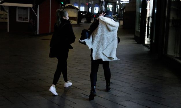 Winter Storm Cuts Power From Thousands; Swollen Rivers Flood Fields