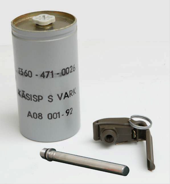 ft-kasisyvyyspommi-defence-forces