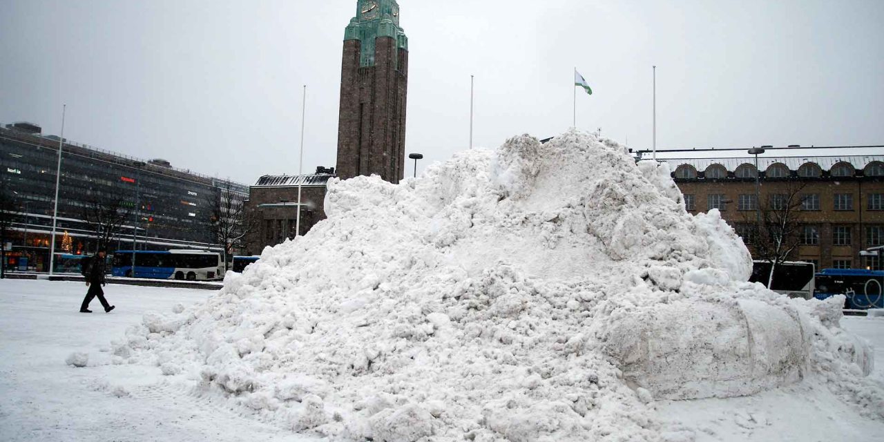 Snow Showers Sweep Across Southern Finland with Falling Temperatures and Blowing Snow Expected