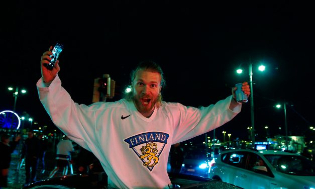 Finland is Winland! – 10,000 People Take it to the Streets of Helsinki to Celebrate Ice Hockey World Championship Win – PICTURES AND VIDEO