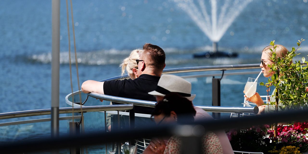 The Government Restricts Opening Hours of Restaurants in Some Areas