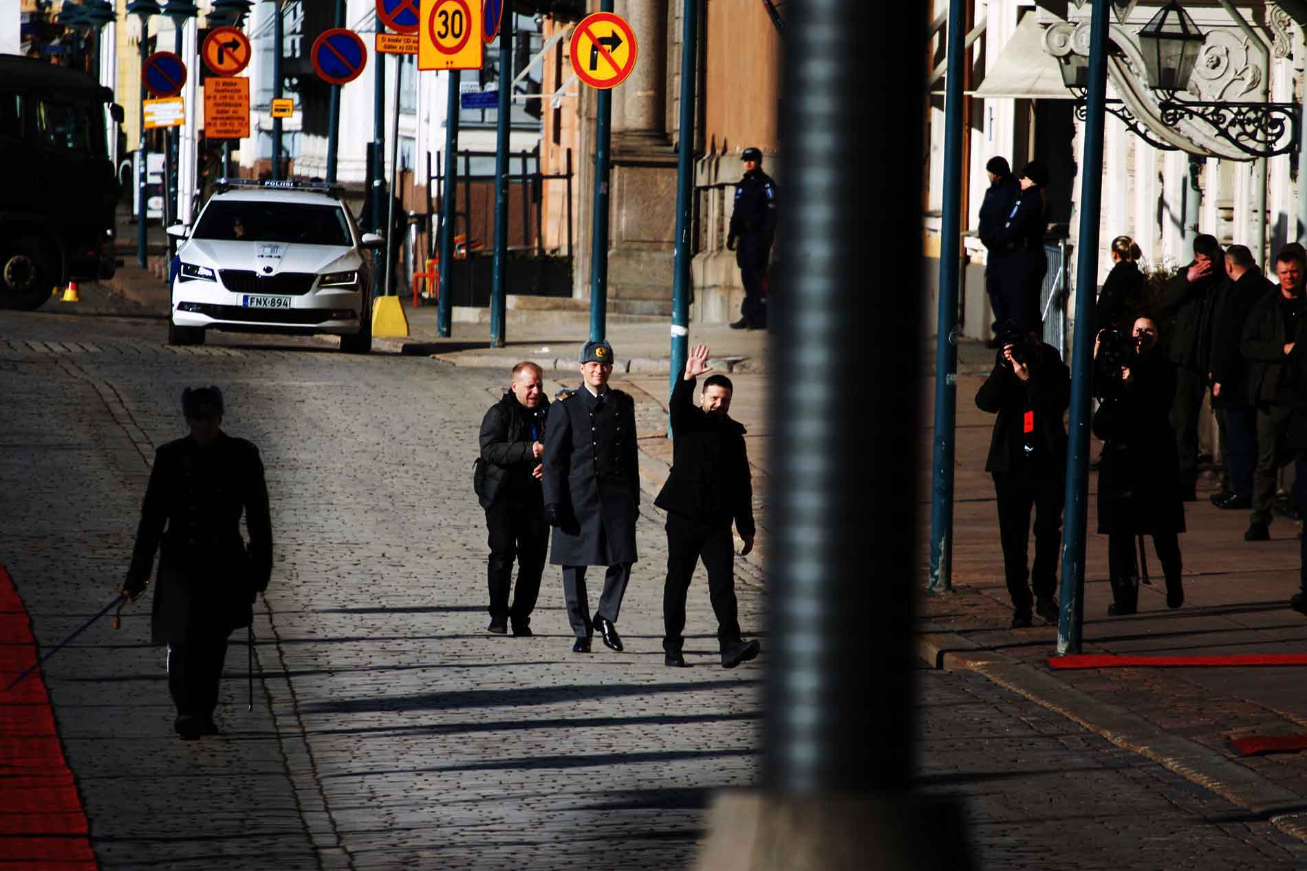 Ukrainian President Volodymyr Zelensky stands with Finnish officials during his visit to Finland on March 19, 2025. Photograph taken by Tony Öhberg for Finland Today.